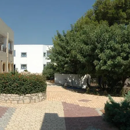 Sunshine Seaside Wing Hotel 4*